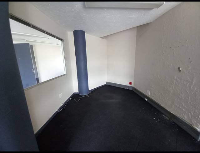 1,428M² OFFICE TO LET IN BRYANSTON